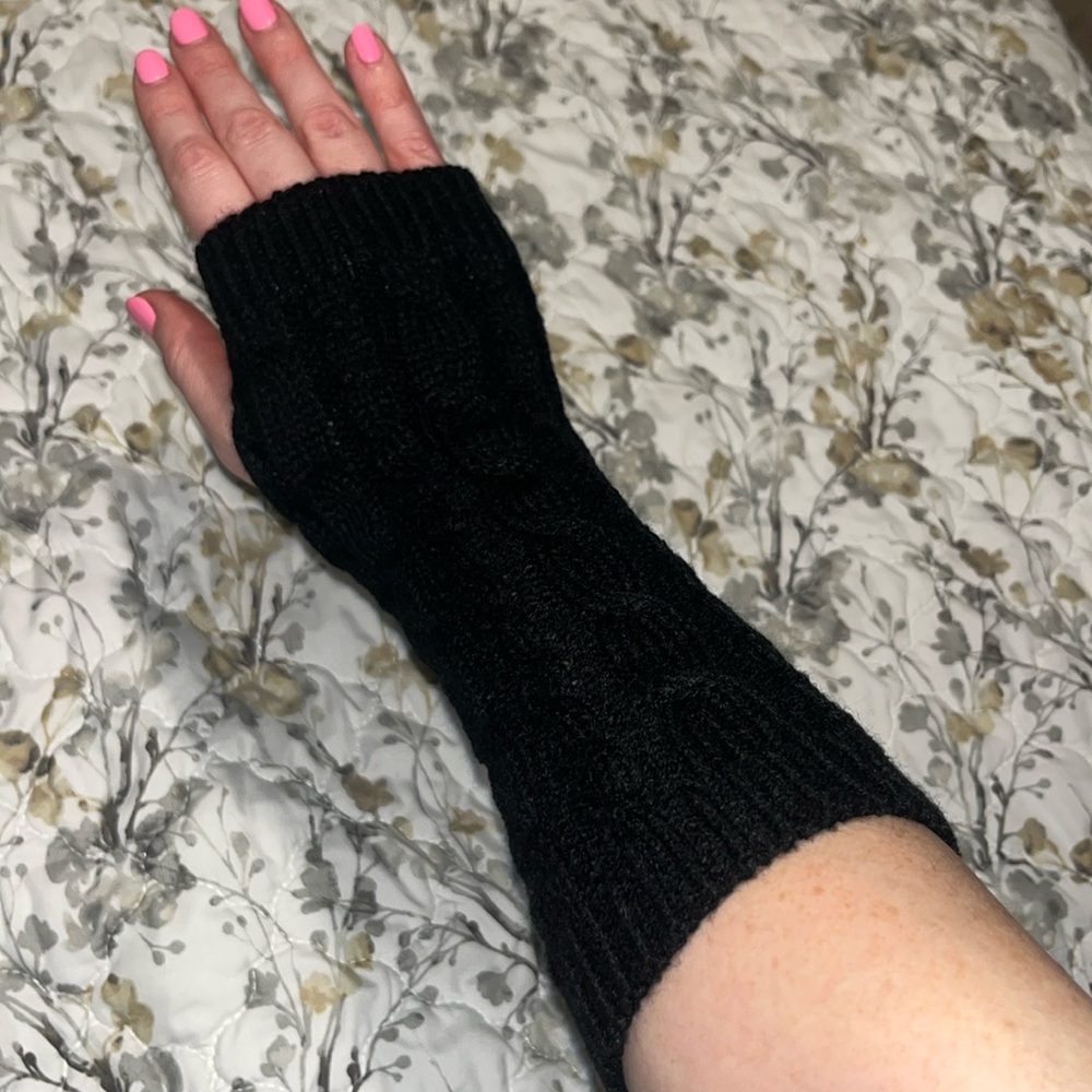 Fingerless gloves long